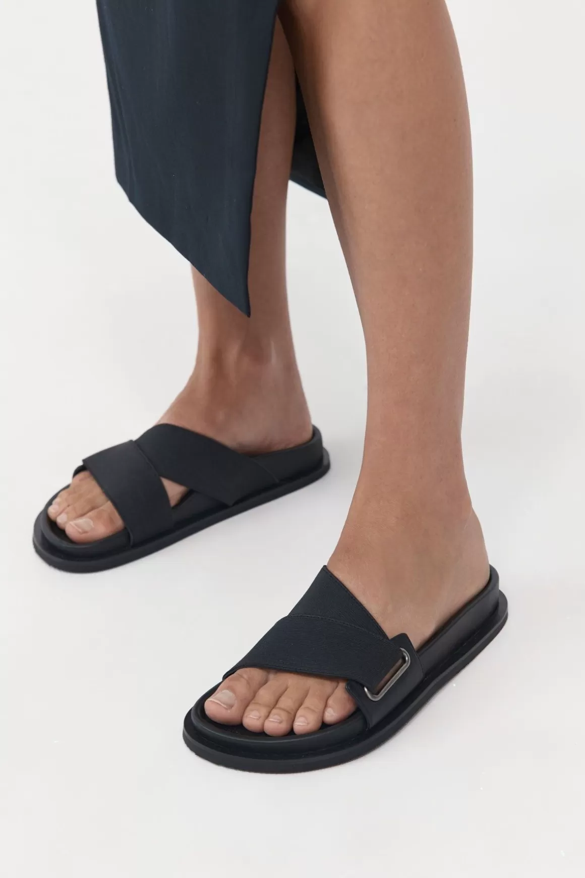 St. Agni Everyday Stretch Slide - Black