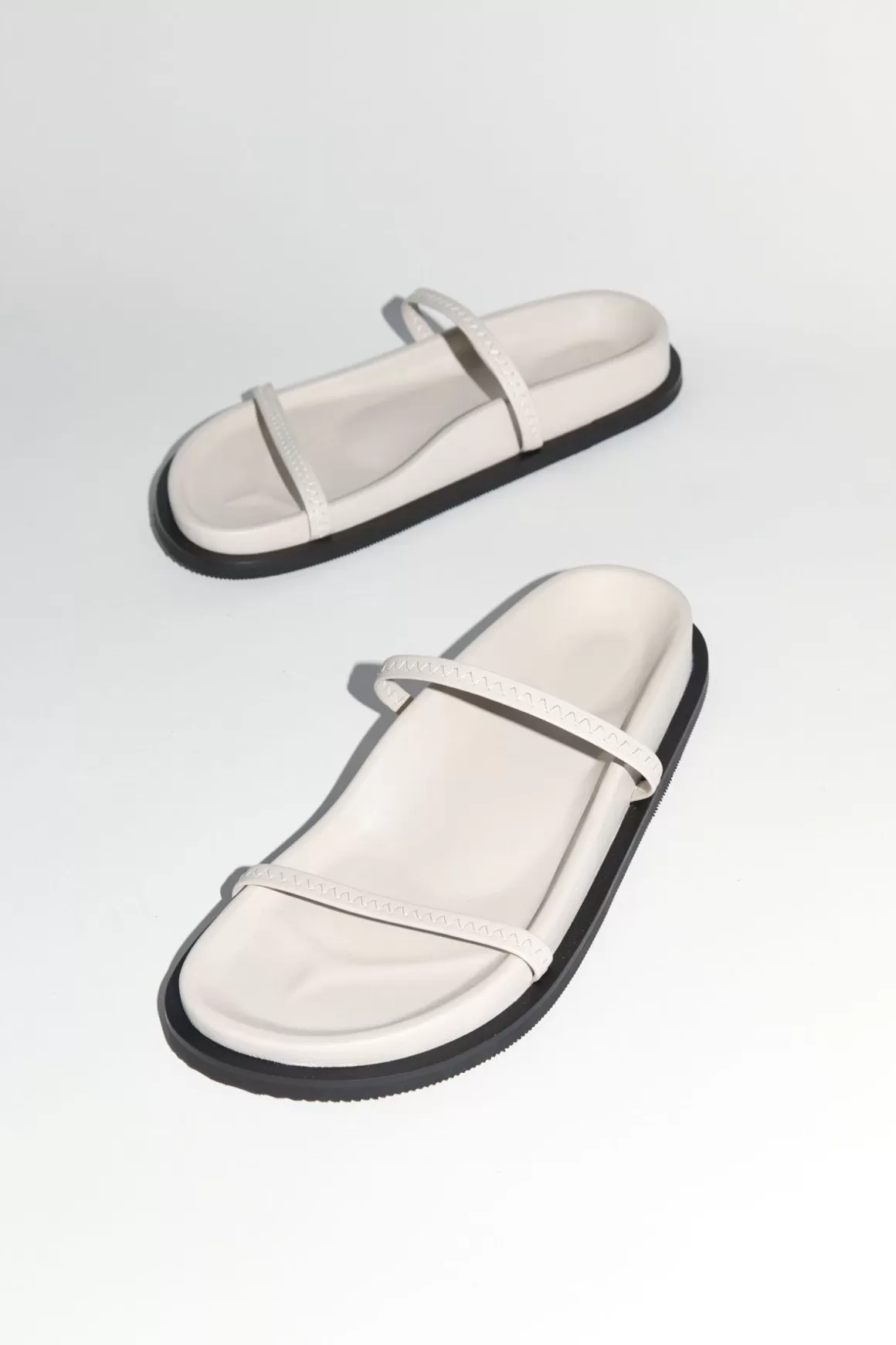 St. Agni Fine Strap Slide - Cool White