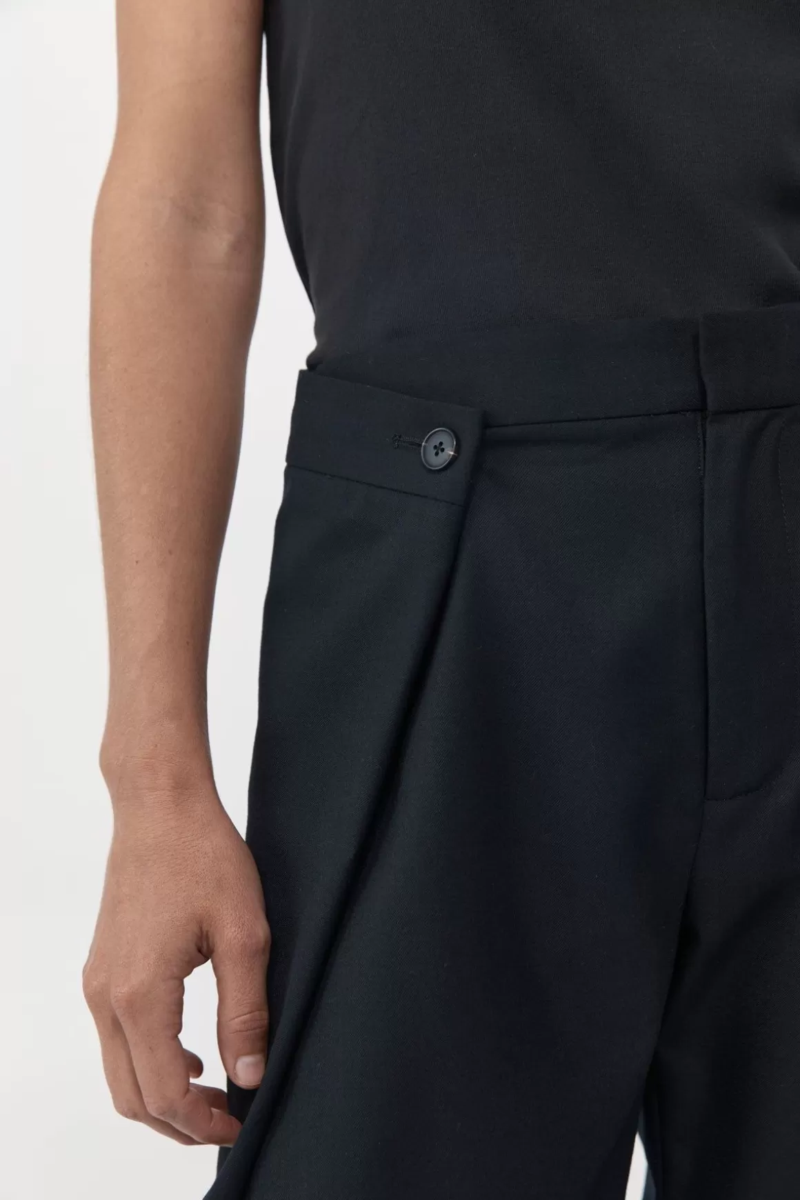 St. Agni Fold Detail Trousers - Black