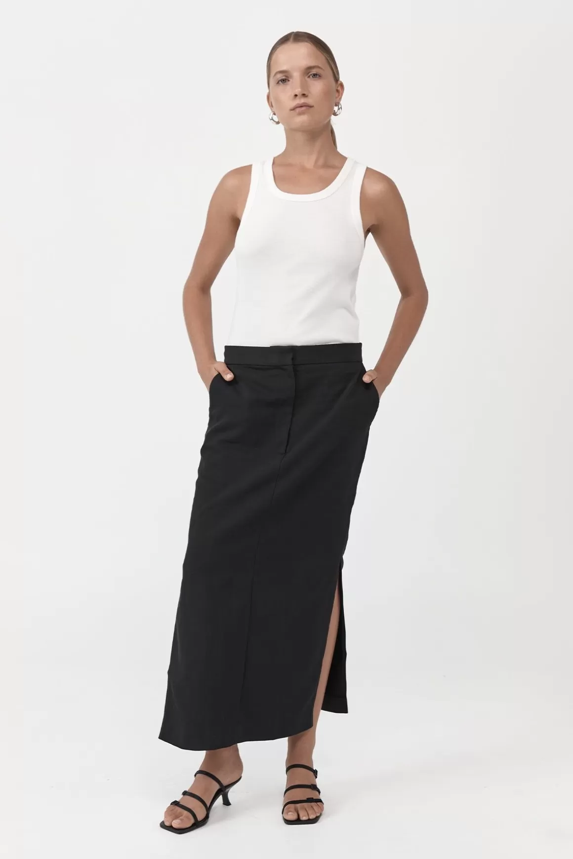 St. Agni Low waisted Tailored Skirt - Black