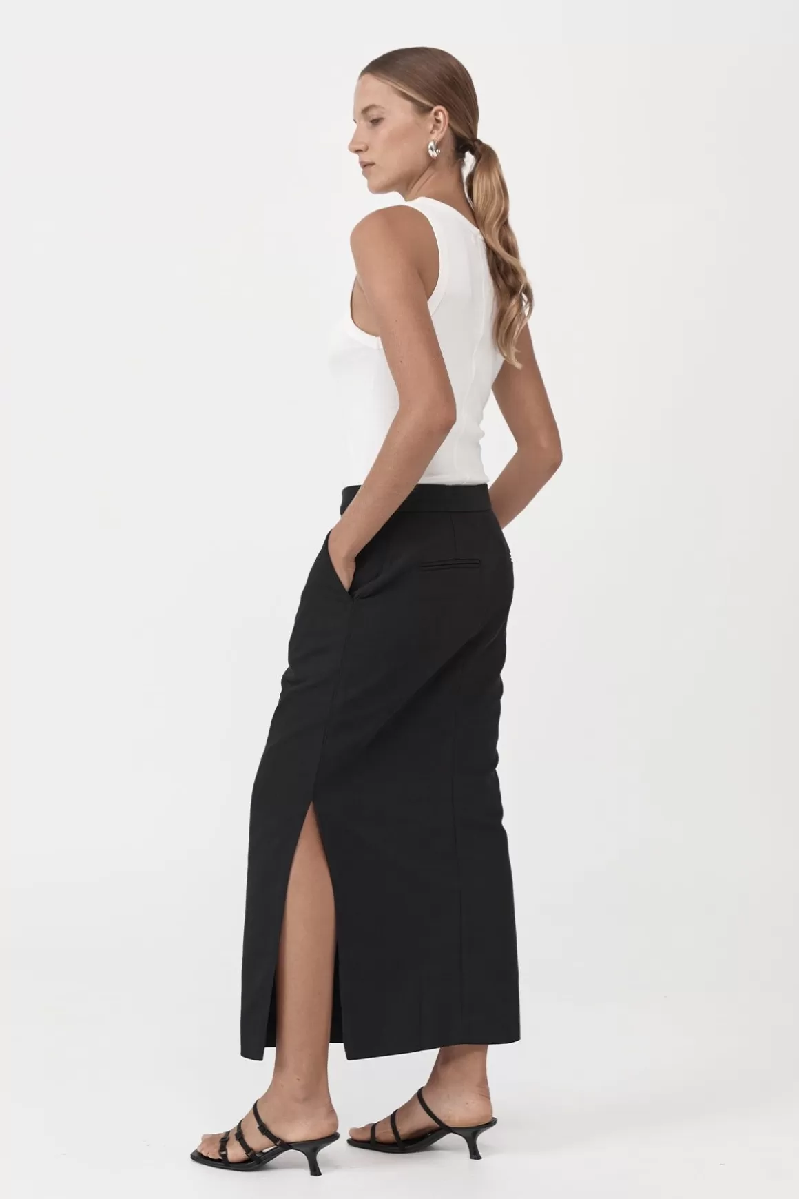 St. Agni Low waisted Tailored Skirt - Black