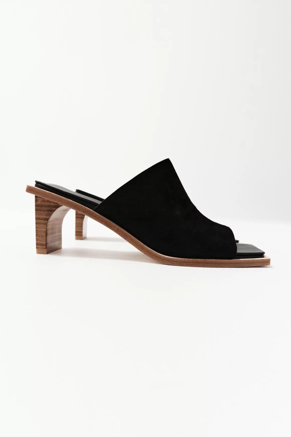 St. Agni Raw Edge Heel - Black