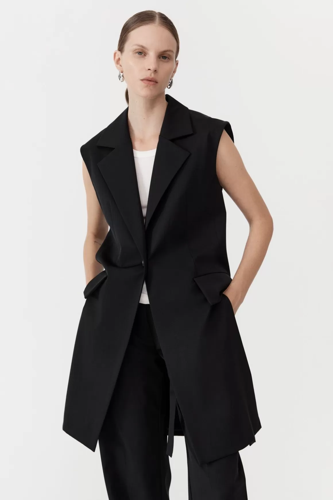 St. Agni Sleeveless Tailored Blazer - Black