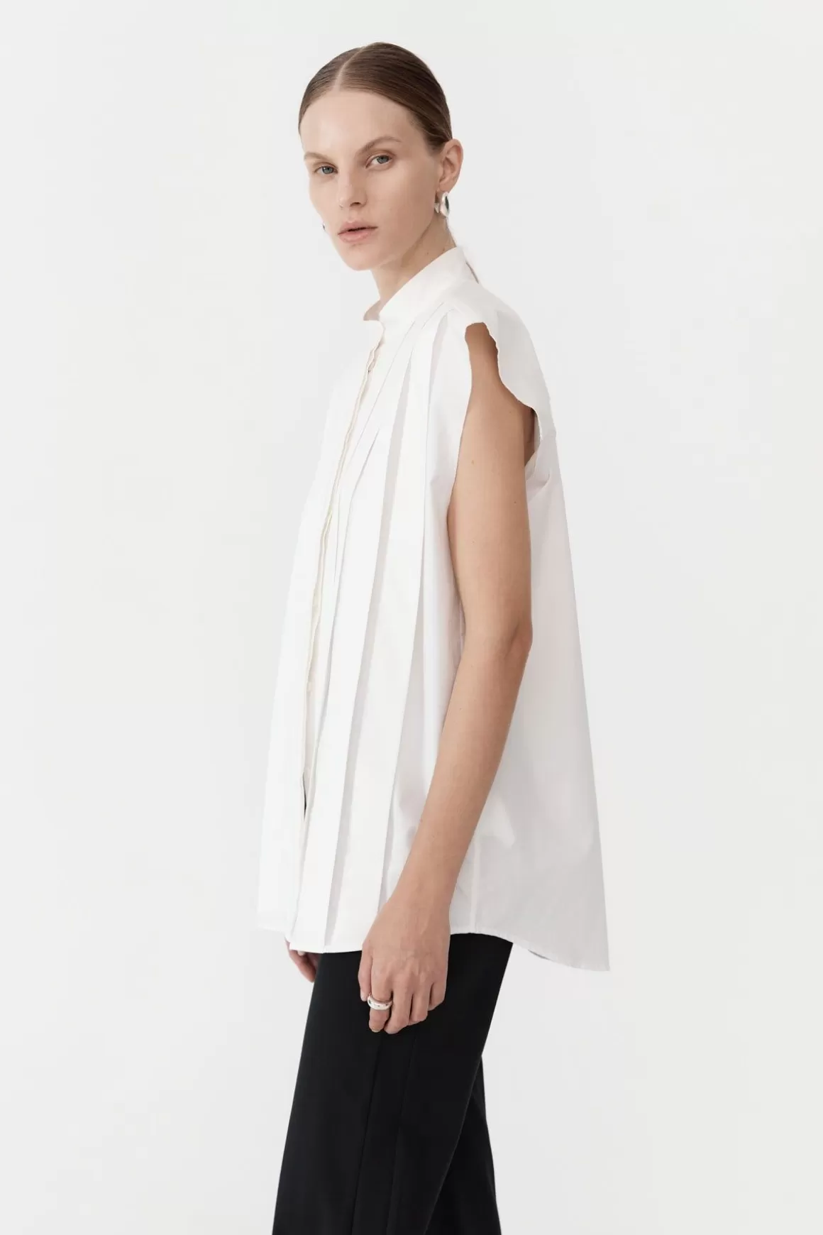 St. Agni Sleeveless Tuck Detail Shirt - White