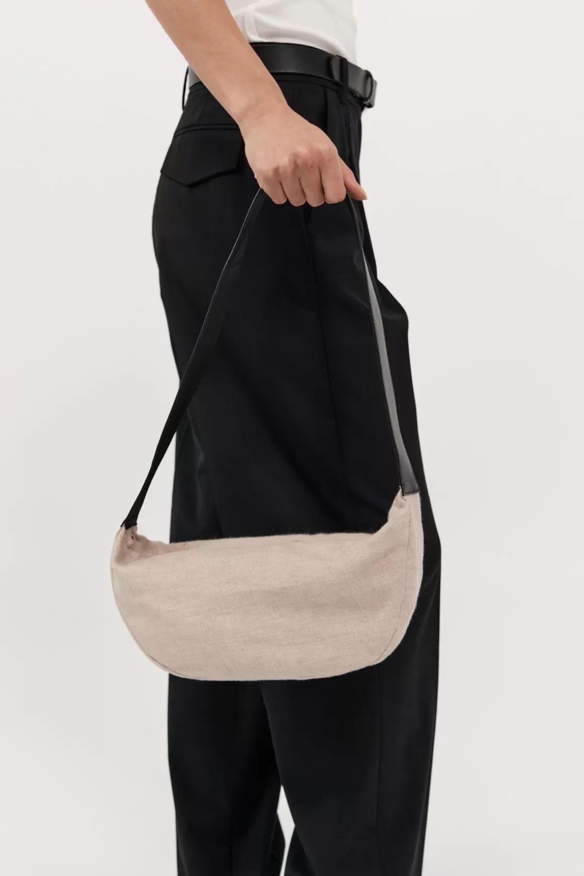 St. Agni Small Linen Crescent Bag - Natural