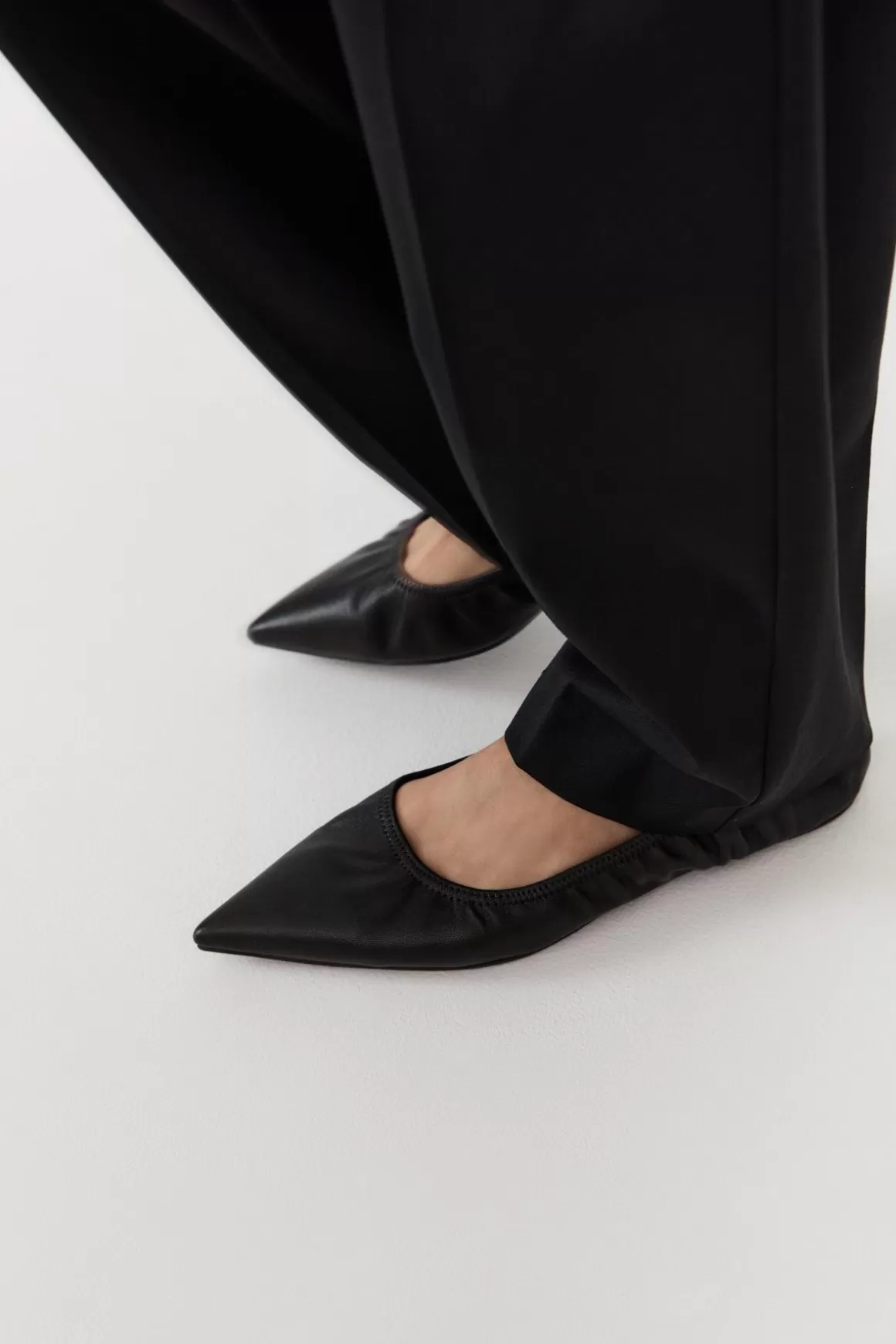 St. Agni Soft Leather Flat - Black