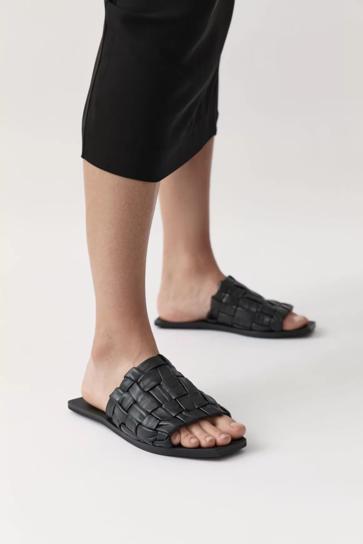 St. Agni Textured Slide - Black