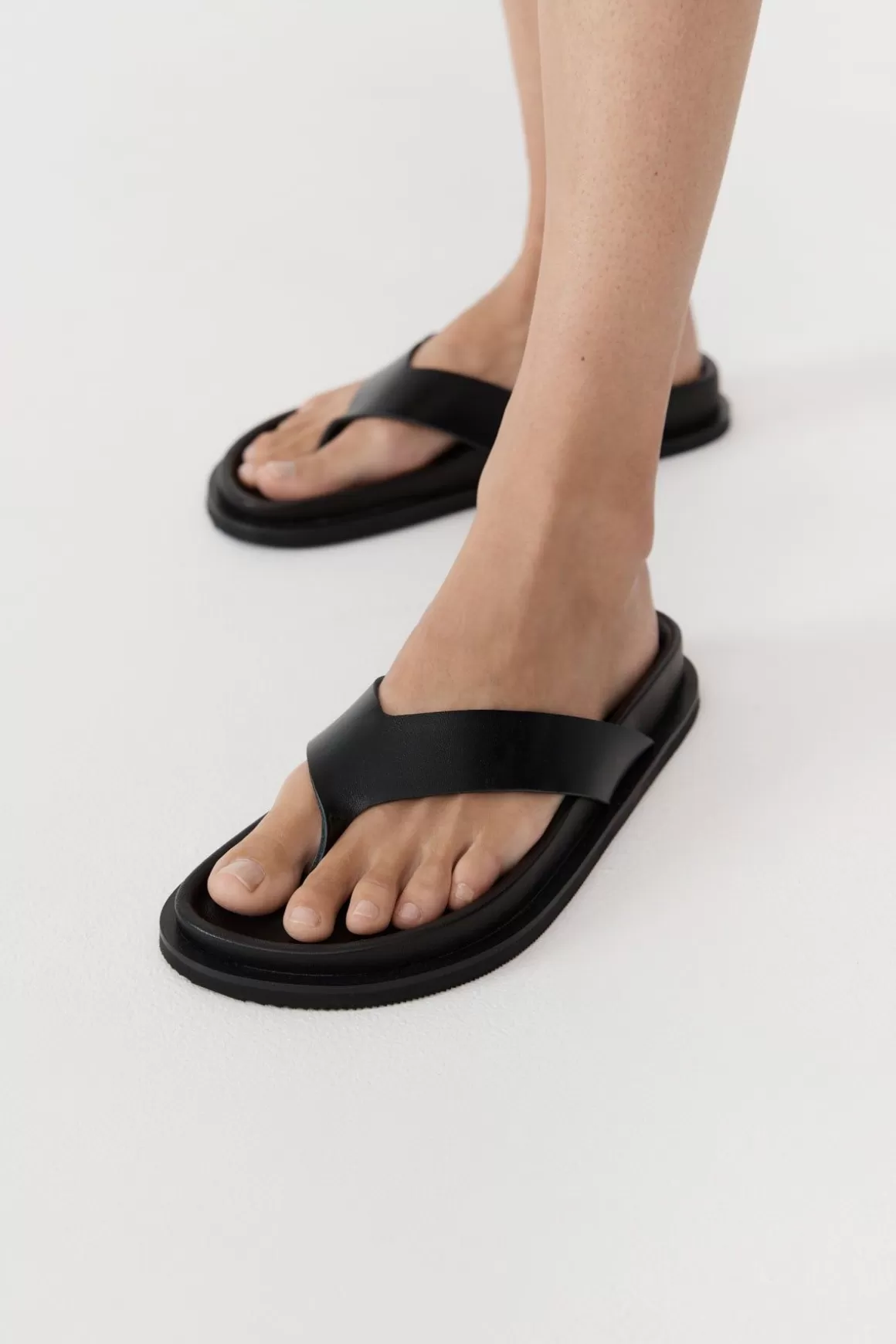 St. Agni Thong Slide - Black