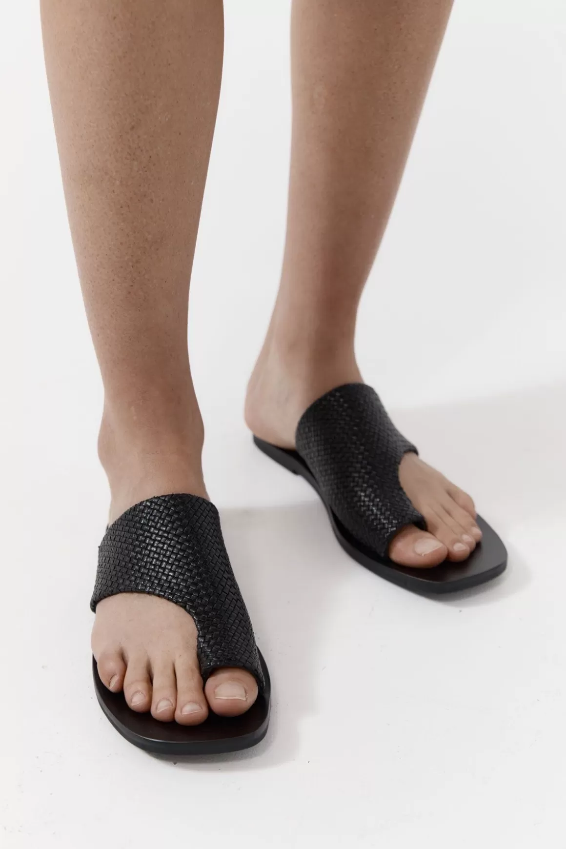 St. Agni Woven Abstract Slide - Black