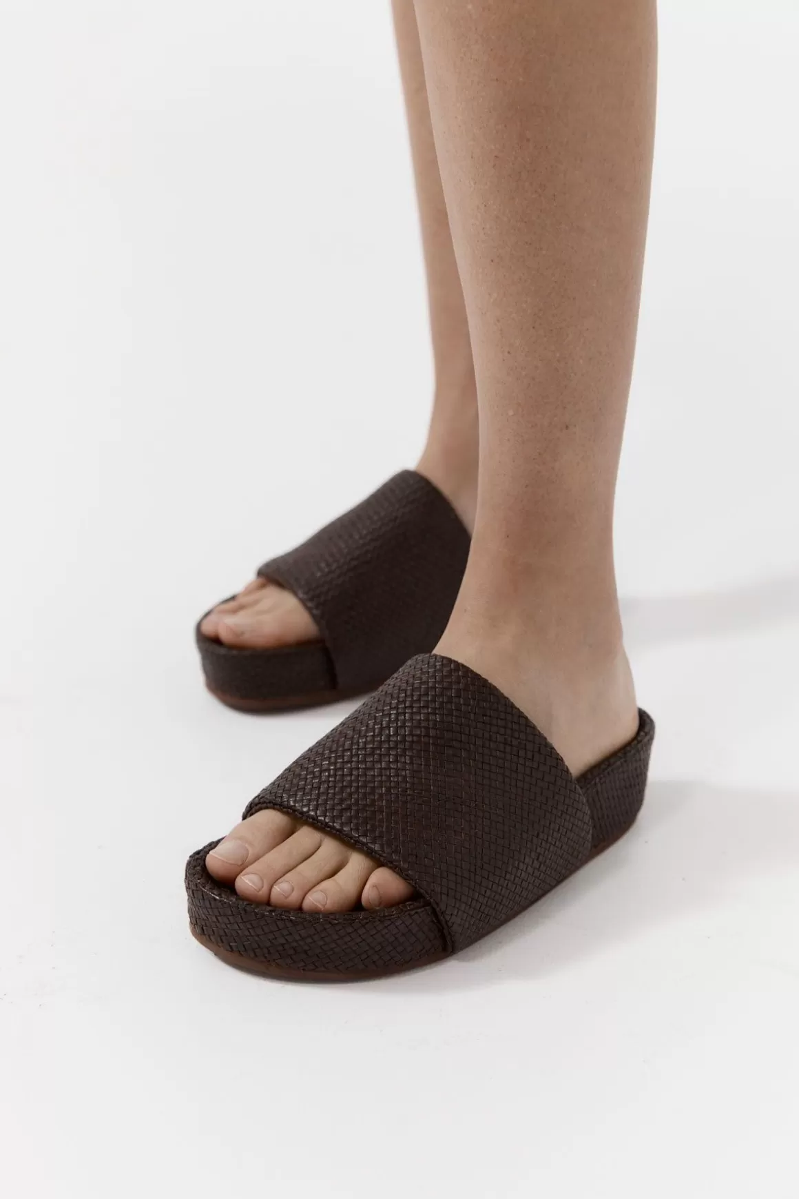 St. Agni Woven Everyday Flatform Slide - Chocolate